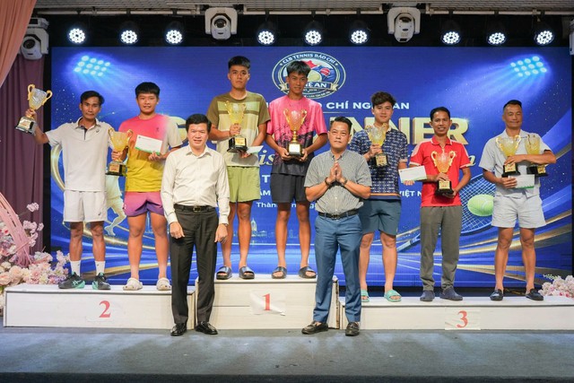 Bế mạc Giải Tennis Báo chí Nghệ An lần thứ VIII: Bản giao hưởng của tinh thần thể thao và nhiệt huyết người làm báo- Ảnh 3.