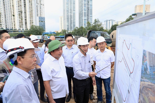 Bí thư Thành ủy Hà Nội kiểm tra tiến độ một số dự án trên địa bàn thành phố- Ảnh 1.