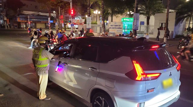 Công an TP Cần Thơ: Đảm bảo duy trì tiến độ, không để “đứt gãy” công việc trong và sau thời gian nghỉ Lễ - Ảnh 2.