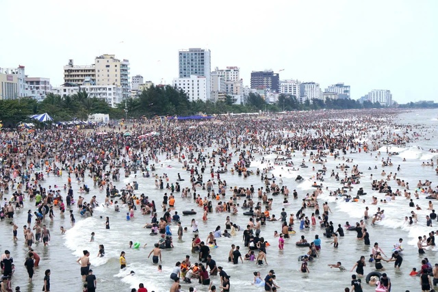 Thanh Hóa: Đón 1,72 triệu lượt khách trong hai kỳ nghỉ lễ- Ảnh 2.