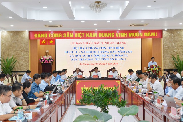 4 tháng đầu năm, An Giang đón trên 10,81 triệu lượt du khách, doanh thu đạt 27.888 tỷ đồng- Ảnh 1.