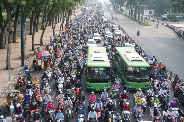 94 - 97% xe máy của người dân 9 phường trong vành đai 1 sử dụng xăng- Ảnh 1.