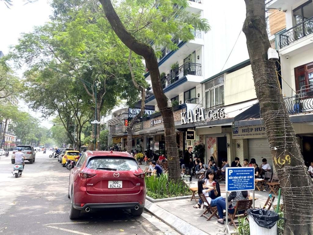 Hà Nội dự kiến tăng phí sử dụng lòng đường, vỉa hè với giá từ 30.000 - 400.000 đồng/m2/tháng- Ảnh 1.