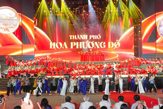 Lễ hội Hoa Phượng Đỏ: “Hải Phòng - Hội tụ - Tỏa sáng”- Ảnh 4.