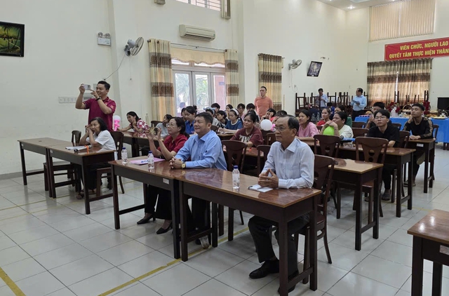 Trung tâm TGPLNN TP. Hồ Chí Minh: Chung tay chăm lo trẻ em tại Trung tâm Nuôi dưỡng bảo trợ Linh Xuân- Ảnh 1. Trung tâm TGPLNN TP. Hồ Chí Minh: Chung tay chăm lo trẻ em tại Trung tâm Nuôi dưỡng bảo trợ Linh Xuân- Ảnh 1.