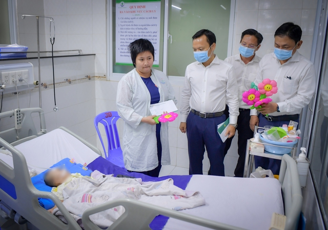 BIDV CN Hậu Giang mang yêu thương đến với bệnh nhi đang điều trị tại Bệnh viện Nhi đồng TP Cần Thơ- Ảnh 6. BIDV CN Hậu Giang mang yêu thương đến với bệnh nhi đang điều trị tại Bệnh viện Nhi đồng TP Cần Thơ- Ảnh 6.