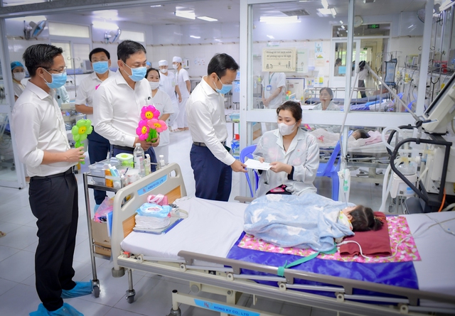 BIDV CN Hậu Giang mang yêu thương đến với bệnh nhi đang điều trị tại Bệnh viện Nhi đồng TP Cần Thơ- Ảnh 2. BIDV CN Hậu Giang mang yêu thương đến với bệnh nhi đang điều trị tại Bệnh viện Nhi đồng TP Cần Thơ- Ảnh 2.