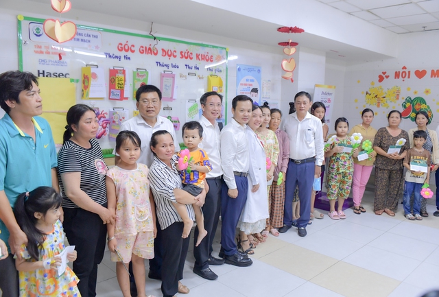 BIDV CN Hậu Giang mang yêu thương đến với bệnh nhi đang điều trị tại Bệnh viện Nhi đồng TP Cần Thơ- Ảnh 10. BIDV CN Hậu Giang mang yêu thương đến với bệnh nhi đang điều trị tại Bệnh viện Nhi đồng TP Cần Thơ- Ảnh 10.