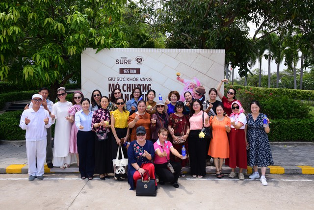 Vinamilk đón thế hệ “đồng niên” tham quan nhà máy với lời hứa chăm sóc sức khỏe bằng dinh dưỡng chất lượng- Ảnh 1.
