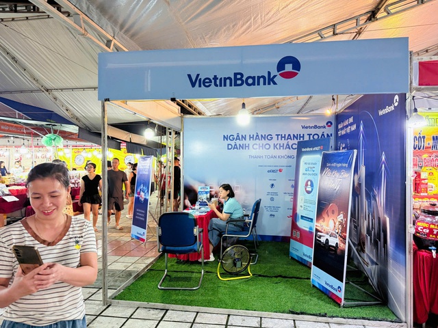 Sôi động Hội chợ Xúc tiến thương mại và sản phẩm OCOP tỉnh Điện Biên 2026- Ảnh 8.