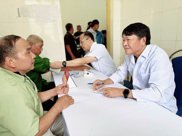 Bệnh viện Đa khoa Thanh Hóa: Mang yêu thương và dịch vụ y tế đến với người dân vùng khó - Ảnh 2.