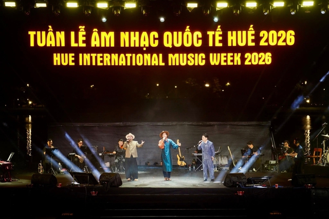 TP Huế: Tập trung xử lý vướng mắc, quyết tâm đạt tăng trưởng hai con số- Ảnh 3.