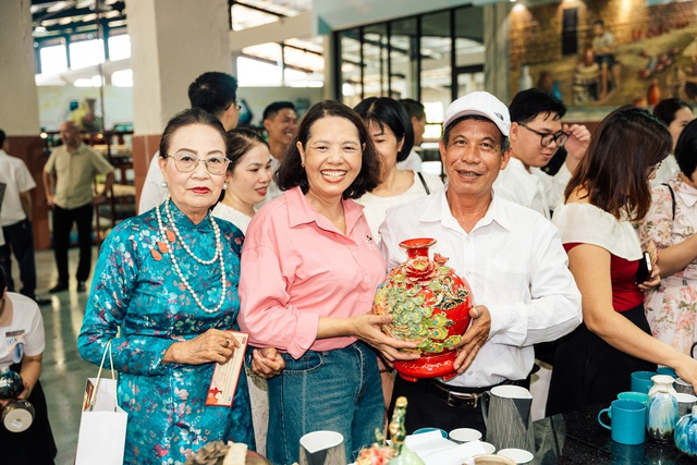 Đà Nẵng: DHC Ceramics công bố mở cửa hoạt động Làng Gốm Việt- Ảnh 2. Đà Nẵng: DHC Ceramics công bố mở cửa hoạt động Làng Gốm Việt- Ảnh 2.