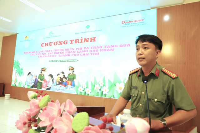 Cần Thơ: Khám mắt miễn phí, trao gửi yêu thương tại xã Cờ Đỏ - Ảnh 2.