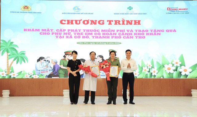 Cần Thơ: Khám mắt miễn phí, trao gửi yêu thương tại xã Cờ Đỏ - Ảnh 6.