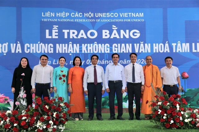 Đón nhận Bằng bảo trợ Di tích lịch sử văn hóa và Chứng nhận không gian văn hóa tâm linh cho Quần thể Mộ và Đền thờ Ngài Lê Đức Tuy- Ảnh 8.