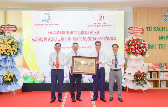 NXB Chính trị quốc gia Sự thật ký kết Quy chế phối hợp với Trường Đại học Kiên Giang- Ảnh 6.