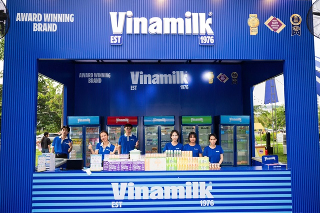 Vinamilk cùng trẻ em tận hưởng ngày hội mùa hè tại Phú Mỹ Hưng- Ảnh 1.