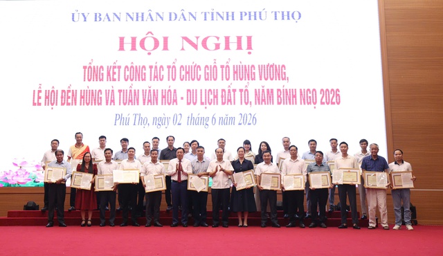 Tạp chí Doanh nghiệp và Tiếp thị vinh dự nhận Bằng khen của UBND tỉnh Phú Thọ- Ảnh 2. Tạp chí Doanh nghiệp và Tiếp thị vinh dự nhận Bằng khen của UBND tỉnh Phú Thọ- Ảnh 2.