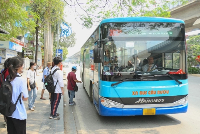 Hà Nội: Từ ngày 1/7, vé tháng giấy sẽ không còn giá trị trên các tuyến xe buýt trợ giá- Ảnh 1. Hà Nội: Từ ngày 1/7, vé tháng giấy sẽ không còn giá trị trên các tuyến xe buýt trợ giá- Ảnh 1.