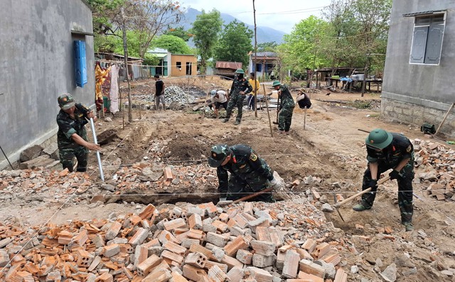 Sư đoàn 305 dành trọn nghĩa tình với dân- Ảnh 1.