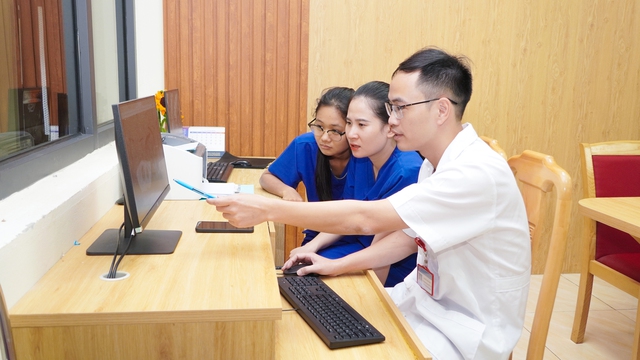 Trung tâm Y tế khu vực Cẩm Khê: Điểm tựa sức khỏe từ đội ngũ thầy thuốc tận tâm - Ảnh 3.