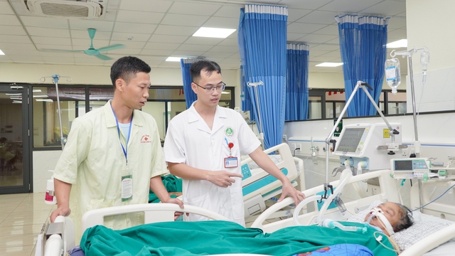 Trung tâm Y tế khu vực Cẩm Khê: Điểm tựa sức khỏe từ đội ngũ thầy thuốc tận tâm - Ảnh 2.