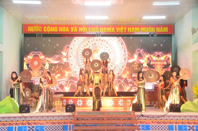 Xã Sơn Hòa: Nâng cao chất lượng cuộc sống, lấy người dân làm trung tâm phát triển- Ảnh 7.
