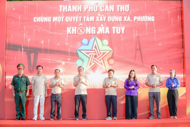 Cần Thơ tổ chức giải chạy bộ phong trào "Chung một quyết tâm xây dựng xã, phường không ma túy"- Ảnh 7.