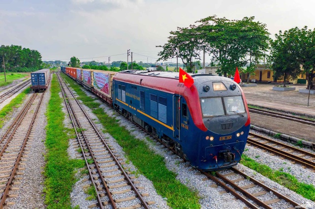 Ngành đường sắt tung loạt ưu đãi và dịch vụ hấp dẫn- Ảnh 1.