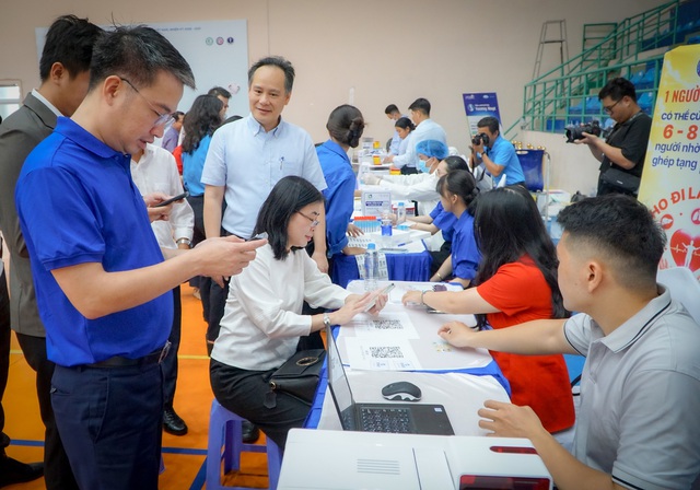 TP Cần Thơ: Hơn 1.000 đoàn viên tham gia Ngày hội “Trao sức khỏe công nhân - Vì một Việt Nam khỏe mạnh”- Ảnh 12.