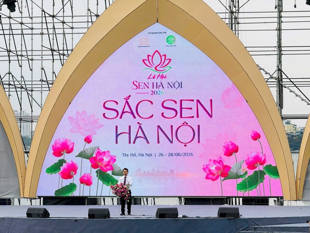 Lễ hội Sen Hà Nội 2026 thu hút gần 300.000 lượt khách- Ảnh 1.
