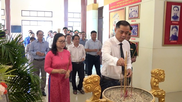 TP Cần Thơ: Phường Ô Môn tổ chức lễ viếng kỷ niệm 124 năm Ngày sinh đồng chí Châu Văn Liêm- Ảnh 3.