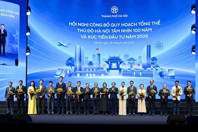 Hà Nội ký kết hợp tác với 5 ngân hàng, mời gọi đầu tư 276 dự án trọng điểm - Ảnh 1.