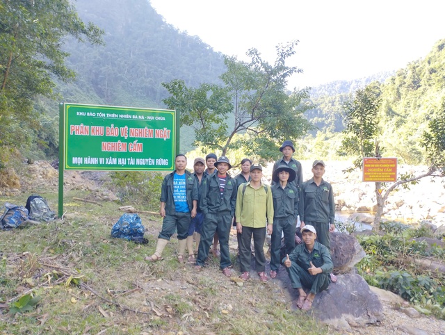 Chuyện nghề giữ rừng trong mùa nắng nóng: Những bước chân thầm lặng giữa đại ngàn- Ảnh 6.