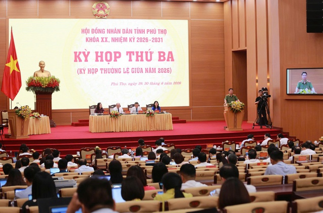 Phú Thọ: Chung sức, đồng lòng giữ vững đà tăng trưởng, tạo nền tảng cho giai đoạn phát triển mới- Ảnh 3.