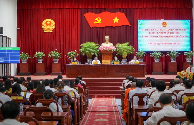 Bế mạc Kỳ họp thứ ba HĐND TP Cần Thơ khóa XI, thông qua 48 Nghị quyết- Ảnh 5.