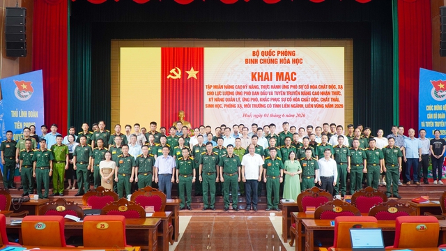 TP Huế: Tập huấn về kỹ năng ứng phó sự cố hóa chất độc, xạ và môi trường- Ảnh 1.