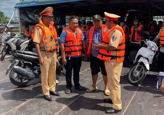 Cần Thơ: Tăng cường bảo đảm an toàn giao thông đường thủy trong mùa mưa- Ảnh 4.