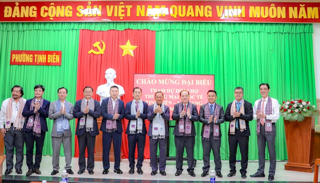 Lãnh đạo tỉnh An Giang tiếp, chào xã giao các đoàn tỉnh của Campuchia và Lào- Ảnh 6.