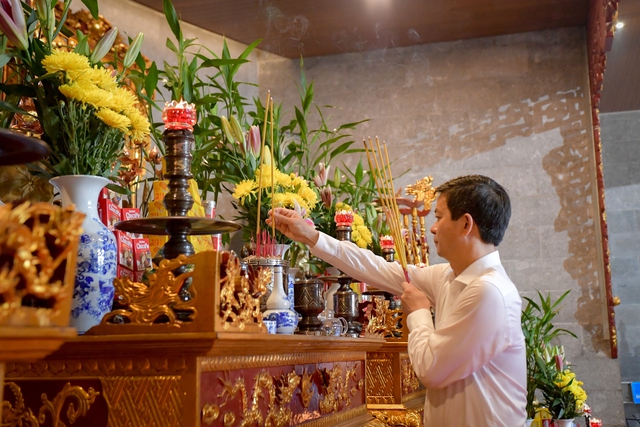 Đoàn công tác TP Hà Nội dâng hương tại Đền thờ Vua Hùng TP Cần Thơ- Ảnh 8. Đoàn công tác TP Hà Nội dâng hương tại Đền thờ Vua Hùng TP Cần Thơ- Ảnh 8.