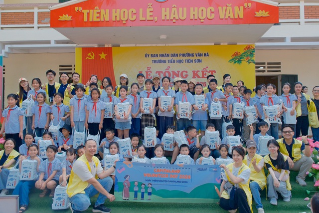 CapitaLand Development trao tặng dụng cụ học tập cho học sinh tại 5 điểm trường- Ảnh 2. CapitaLand Development trao tặng dụng cụ học tập cho học sinh tại 5 điểm trường- Ảnh 2.