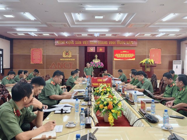 Công an TP Cần Thơ tiếp và làm việc với Đoàn kiểm tra của Cục Công nghệ thông tin- Ảnh 1. Công an TP Cần Thơ tiếp và làm việc với Đoàn kiểm tra của Cục Công nghệ thông tin- Ảnh 1.