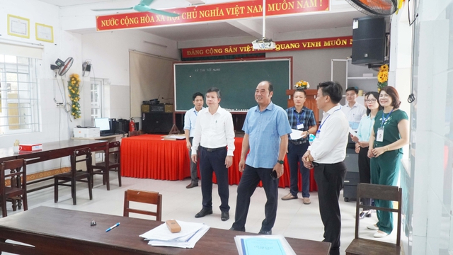 TP Huế: Lãnh đạo UBND thành phố kiểm tra công tác tổ chức Kỳ thi tốt nghiệp THPT năm 2026- Ảnh 1.