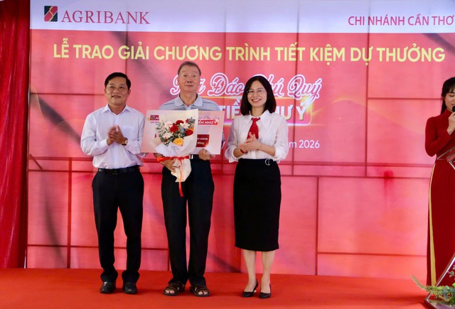 Agribank Chi nhánh Cần Thơ trao giải đặc biệt chương trình tiết kiệm dự thưởng 01 chiếc ô tô điện VinFast VF3- Ảnh 3.