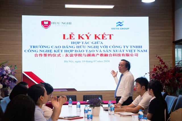 Tuyển sinh gắn với tuyển dụng: Trường Cao đẳng Hữu Nghị ký kết hợp tác chiến lược với doanh nghiệp - Ảnh 2.
