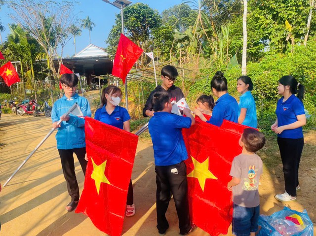 Xã Sơn Cẩm Hà: Mọi thành quả phát triển đều hướng tới người dân- Ảnh 3.