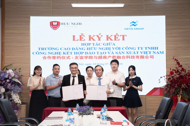 Tuyển sinh gắn với tuyển dụng: Trường Cao đẳng Hữu Nghị ký kết hợp tác chiến lược với doanh nghiệp - Ảnh 1.