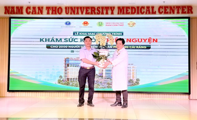Bệnh viện Đại học Nam Cần Thơ khám sức khỏe miễn phí cho 2.000 người dân phường Cái Răng- Ảnh 3.