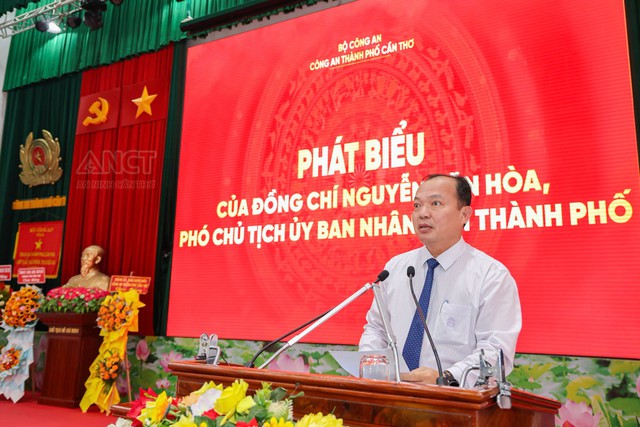 Công an TP Cần Thơ kỷ niệm trọng thể 80 năm Ngày truyền thống lực lượng An ninh nhân dân- Ảnh 13.